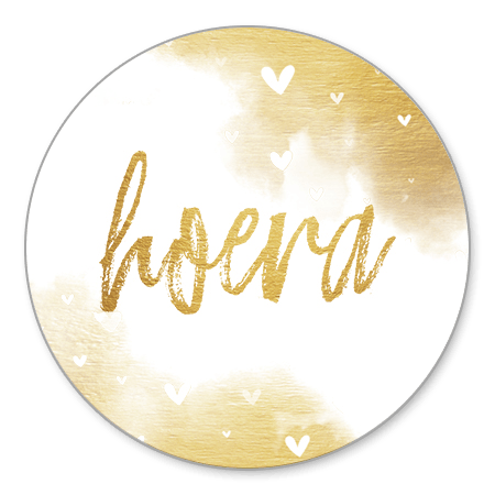 Hoera goud met waterverf en hartjes